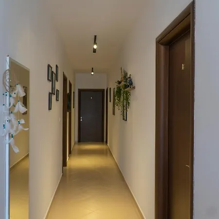 Oleva Studio's & 4*
