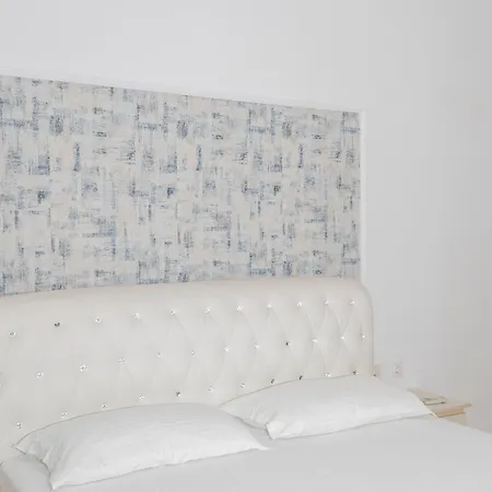 Oleva Studio's & 4*